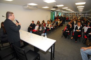 Anastasia participou de um Workshop e se reuniu com representantes da Helibras. Foto Wellington Pedro/Imprensa MG